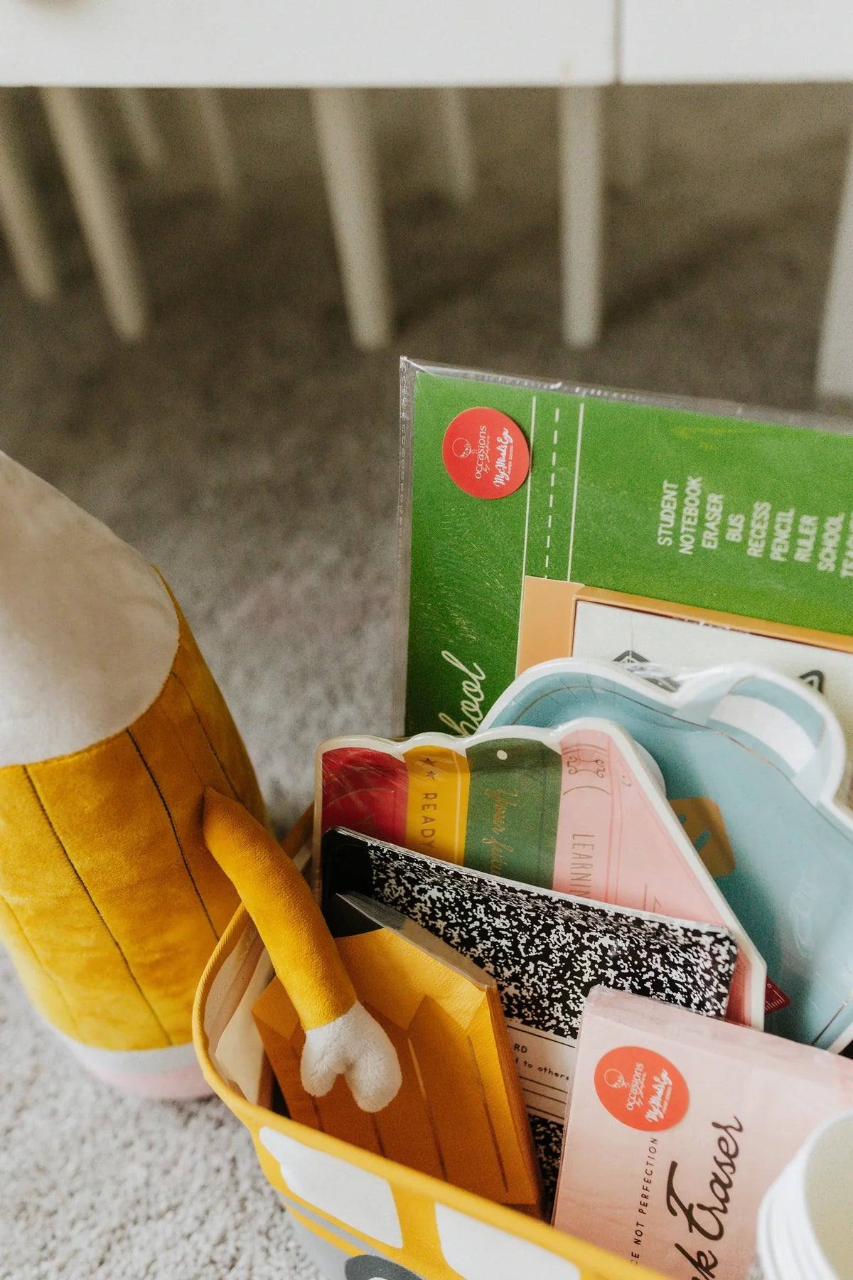 Stack of Books Paper Plate ( x8)