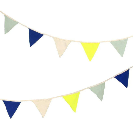 Meri Meri Blue Knitted Flag Garland - partyalacarte.co.in