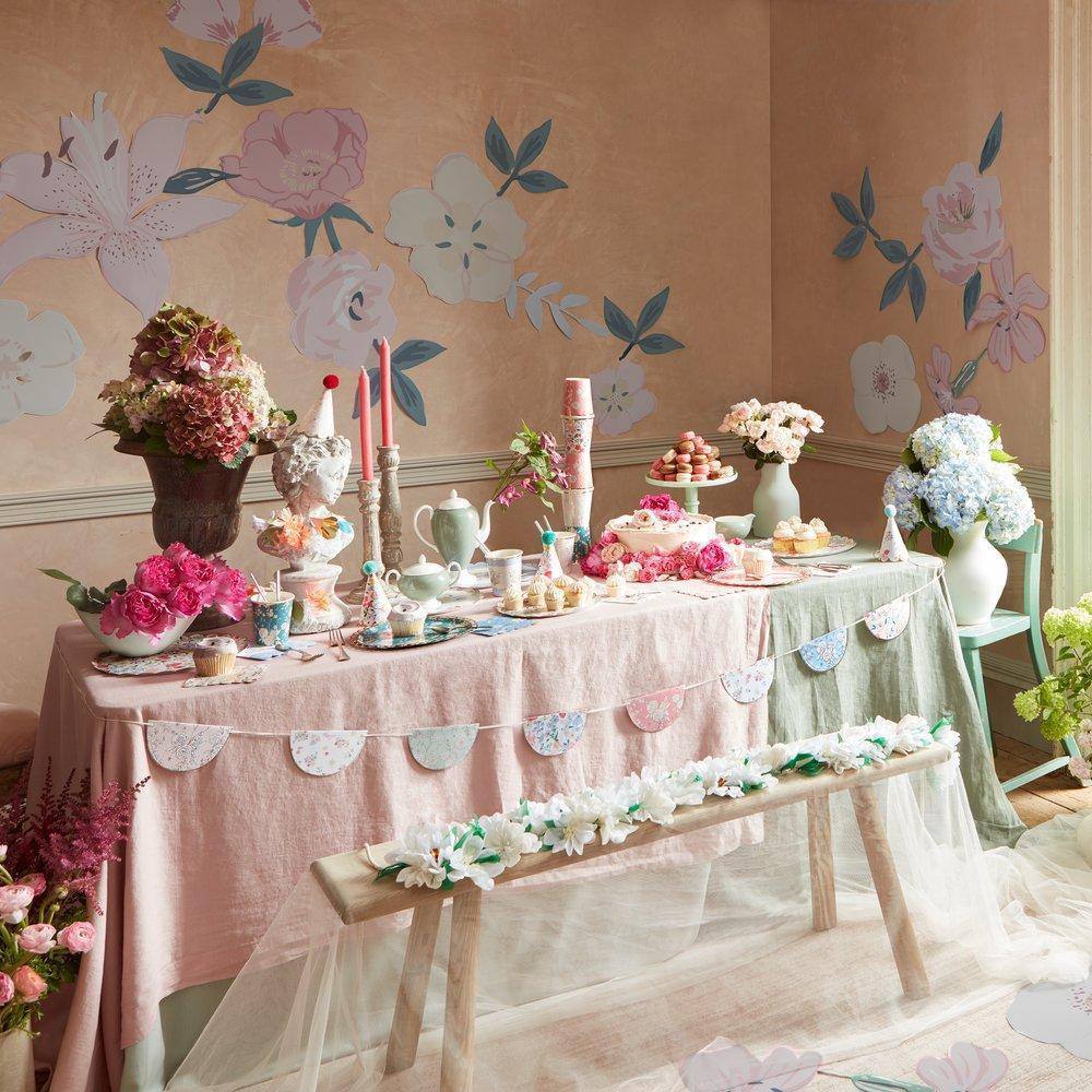Meri Meri English Garden Scallop Garland - partyalacarte.co.in