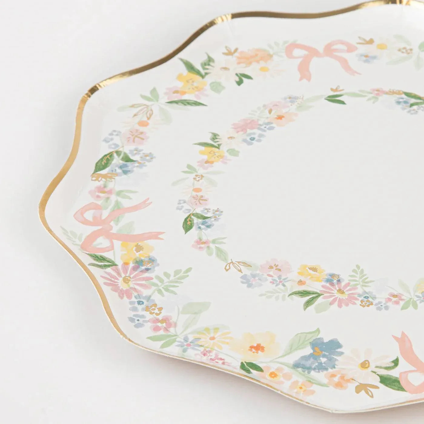 Elegant Floral Dinner Plates (x8)