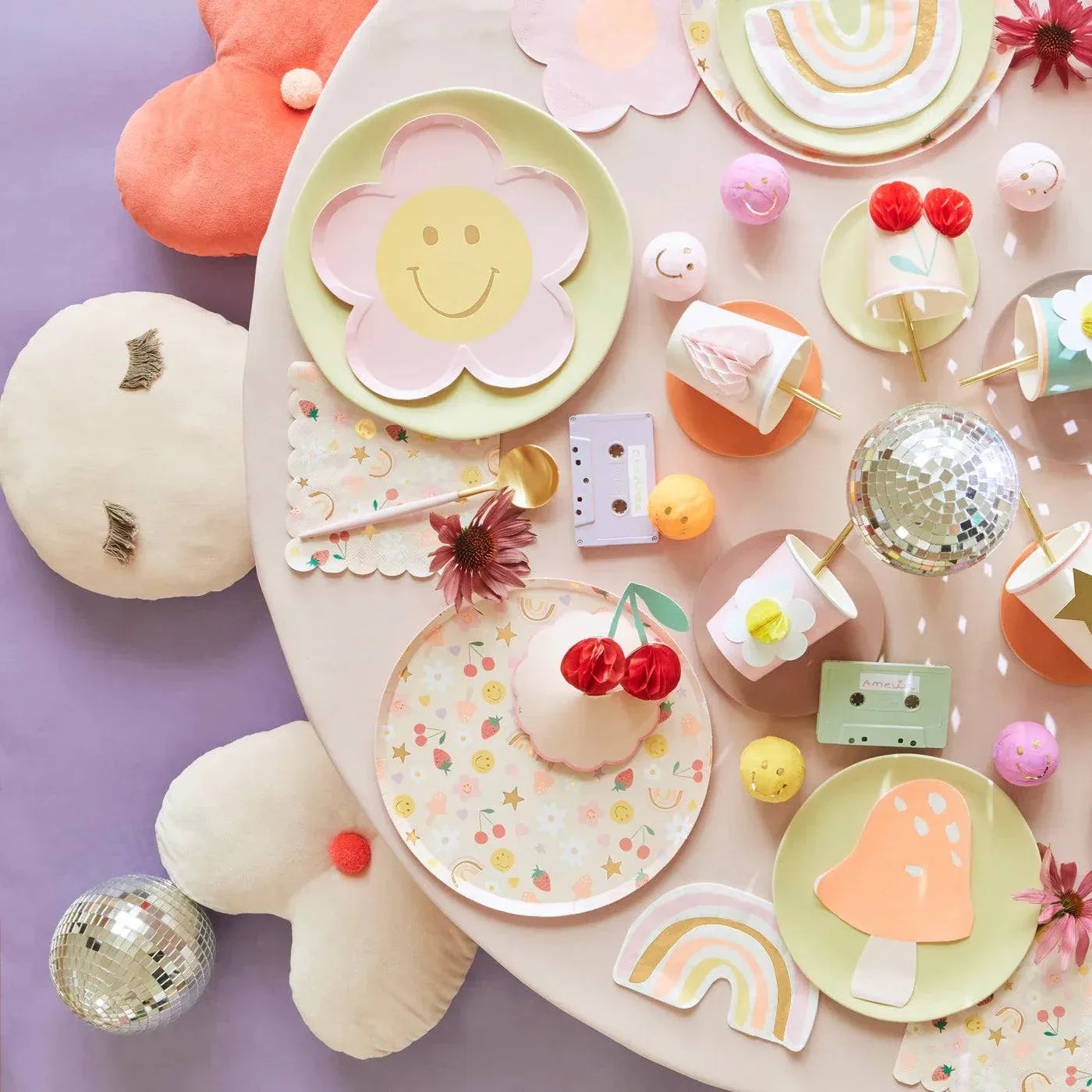 Face Icons Shaped Napkins (x16)