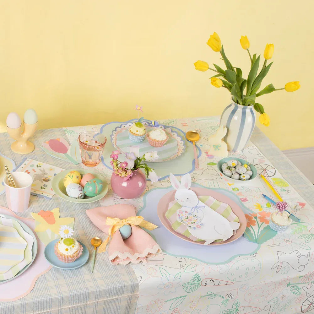 Wavy Round Paper Placemats (x12)