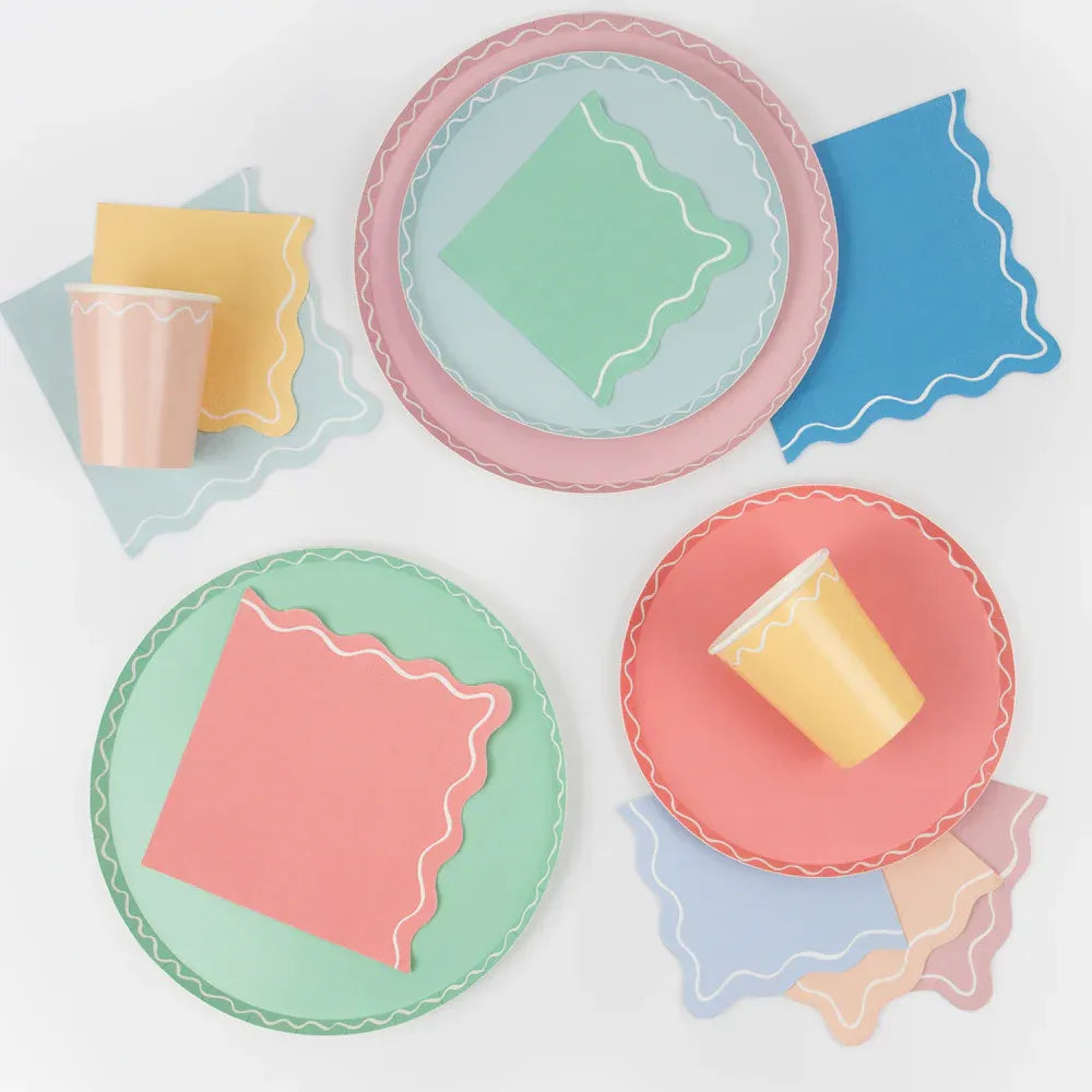 Mixed Wavy Line Dinner Plates (x8)