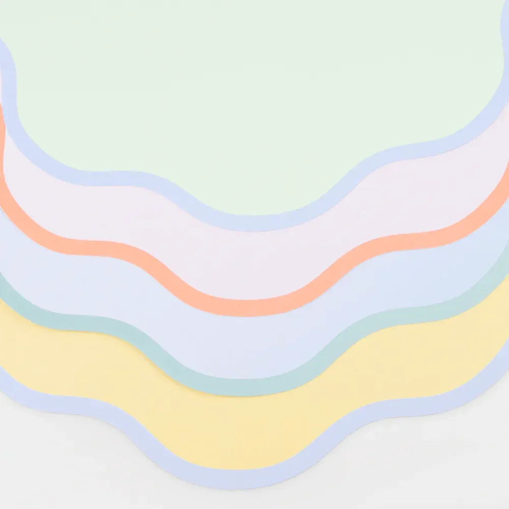 Wavy Round Paper Placemats (x12)