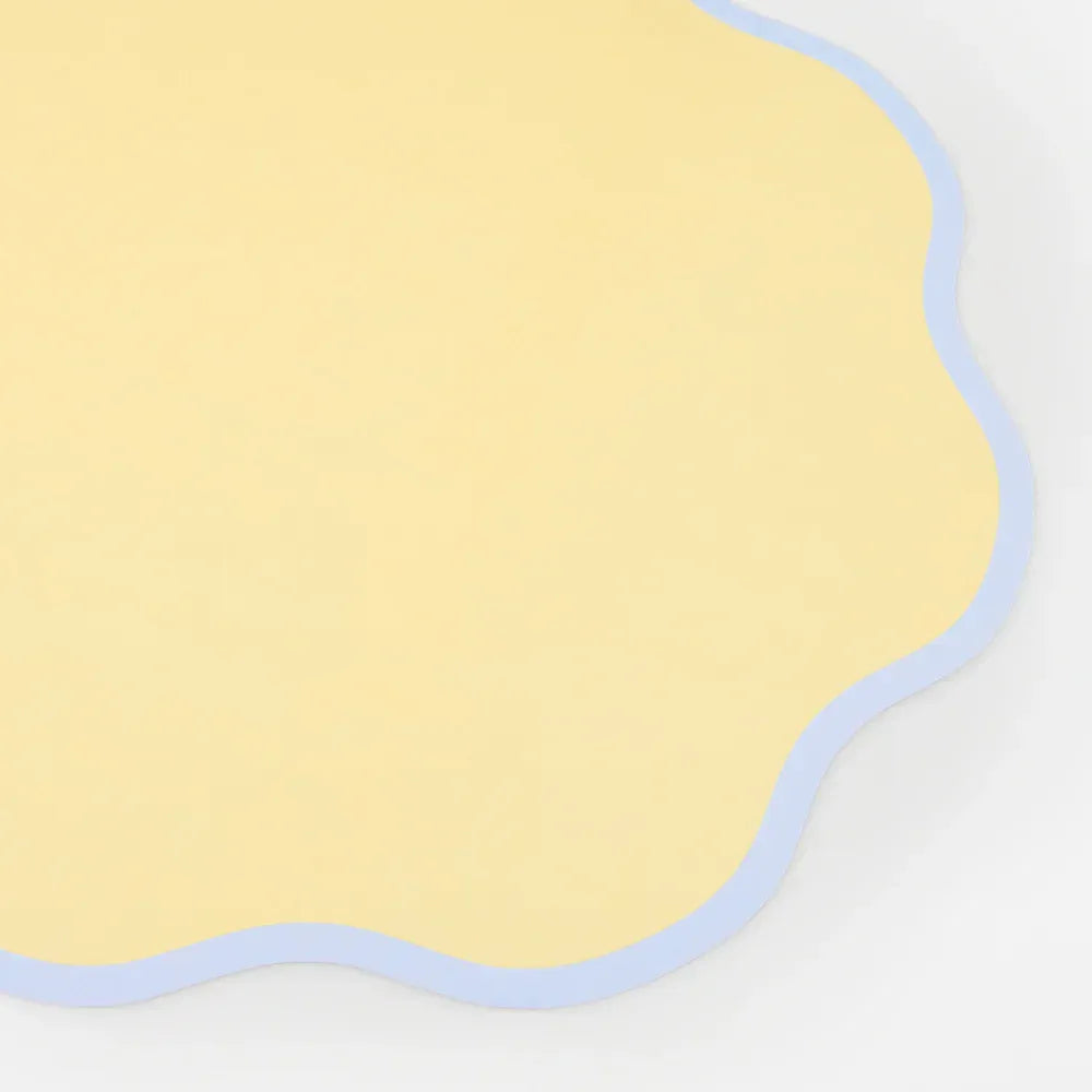 Wavy Round Paper Placemats (x12)