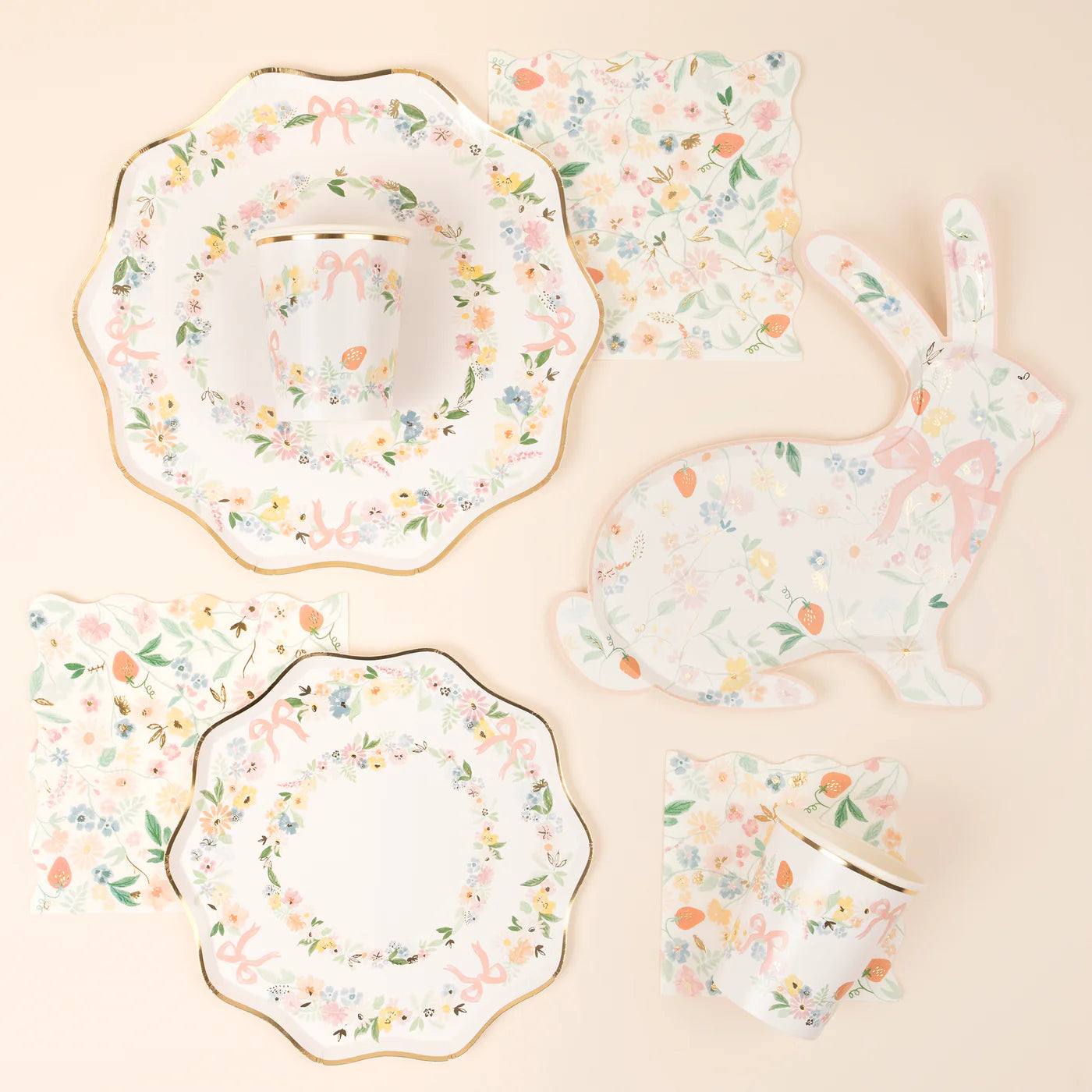Elegant Floral Dinner Plates (x8)