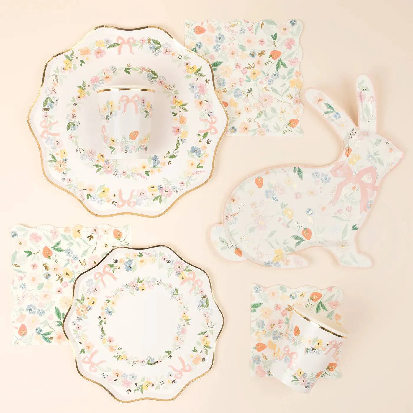 Elegant Floral Dinner Plates (x8)