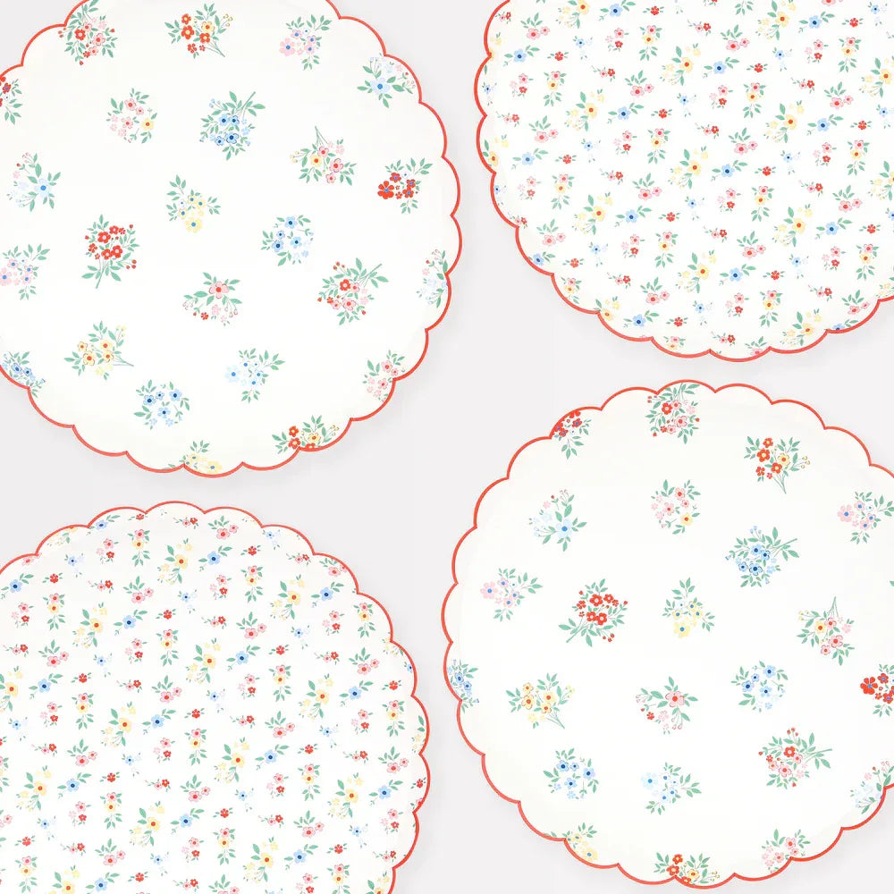 Ditsy Posy Scalloped Dinner Plates (x8)
