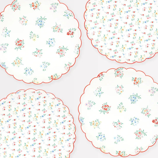 Ditsy Posy Scalloped Dinner Plates (x8)