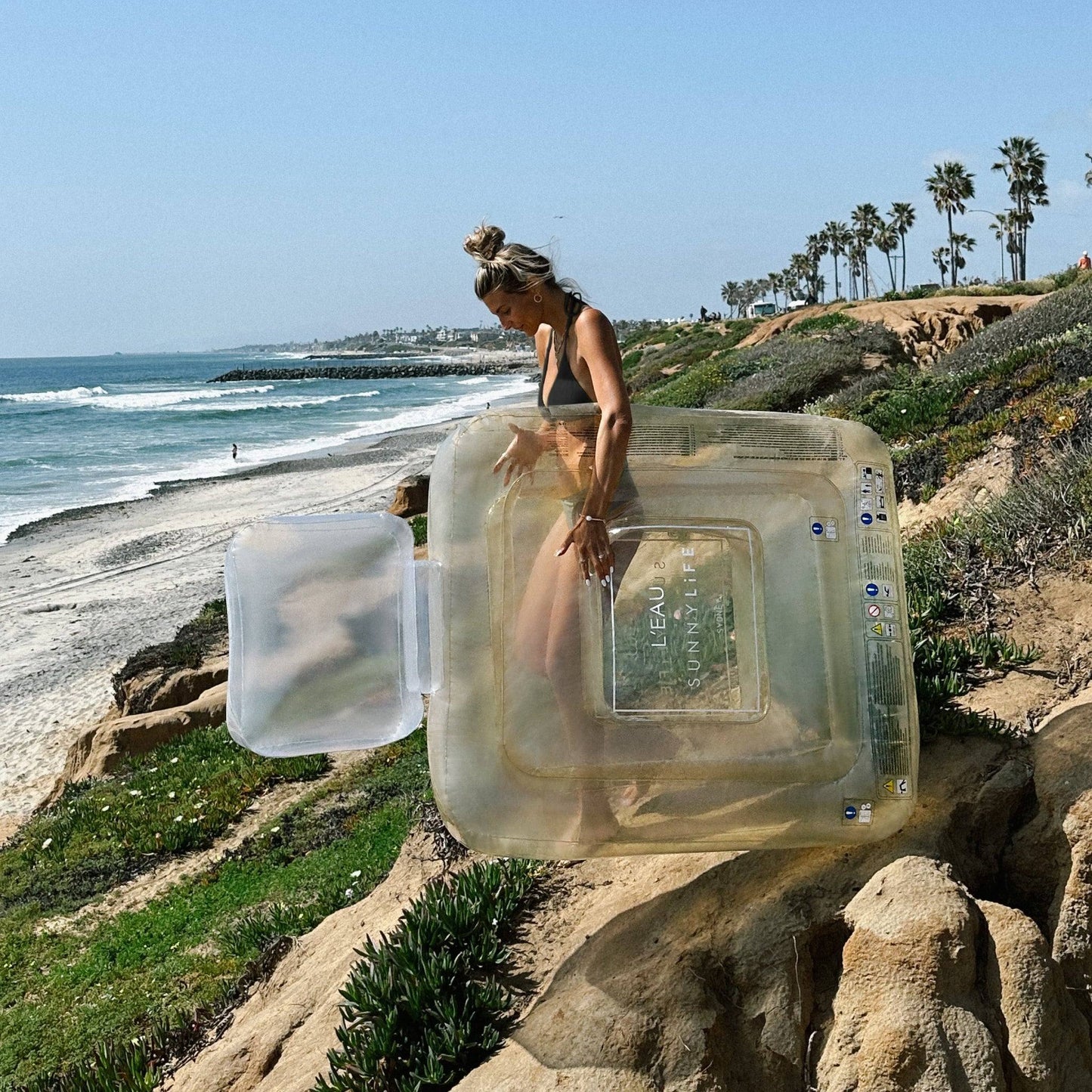sunnylife Parfum Luxe Lie-On Float - partyalacarte.co.in