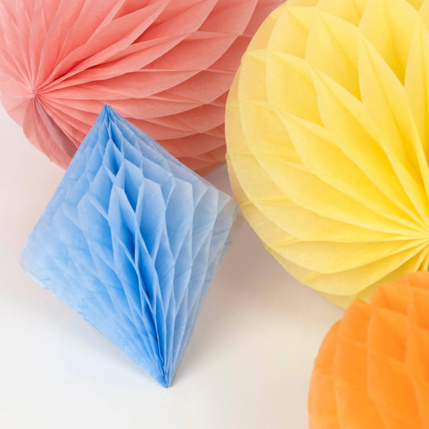 Meri Meri Pastel Honeycomb Decoration Kit (x 16 decorations) - partyalacarte.co.in