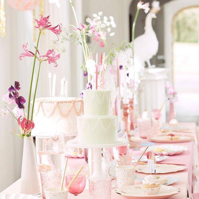 Meri Meri Princess Large Napkins (set of 16) - partyalacarte.co.in