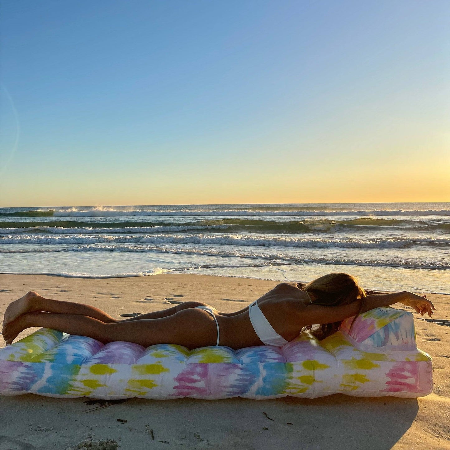 sunnylife Tie Dye Lilo Lounger - partyalacarte.co.in