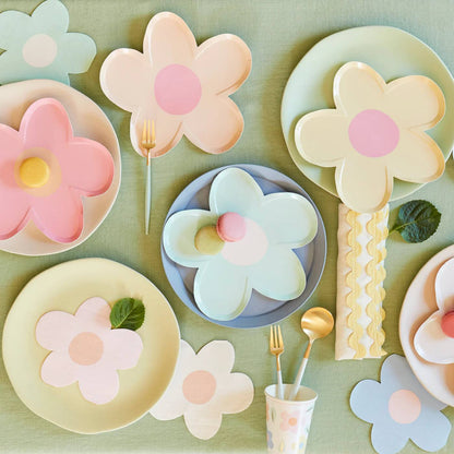 Meri Meri Daisy Shaped Plates (x8) - partyalacarte.co.in