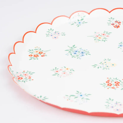 Ditsy Posy Scalloped Dinner Plates (x8)