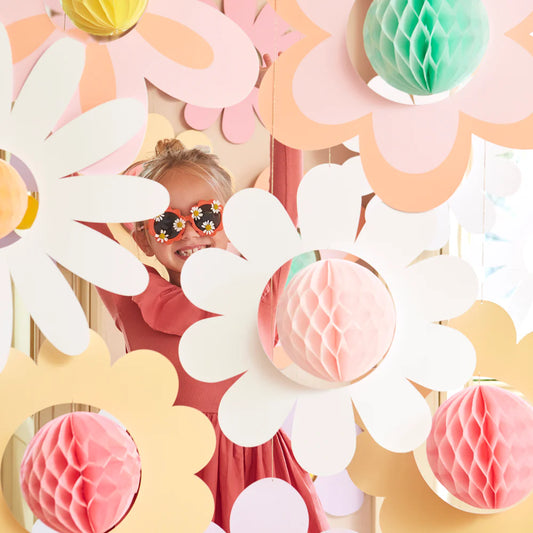 Groovy Flower Hanging Decoration (x7)