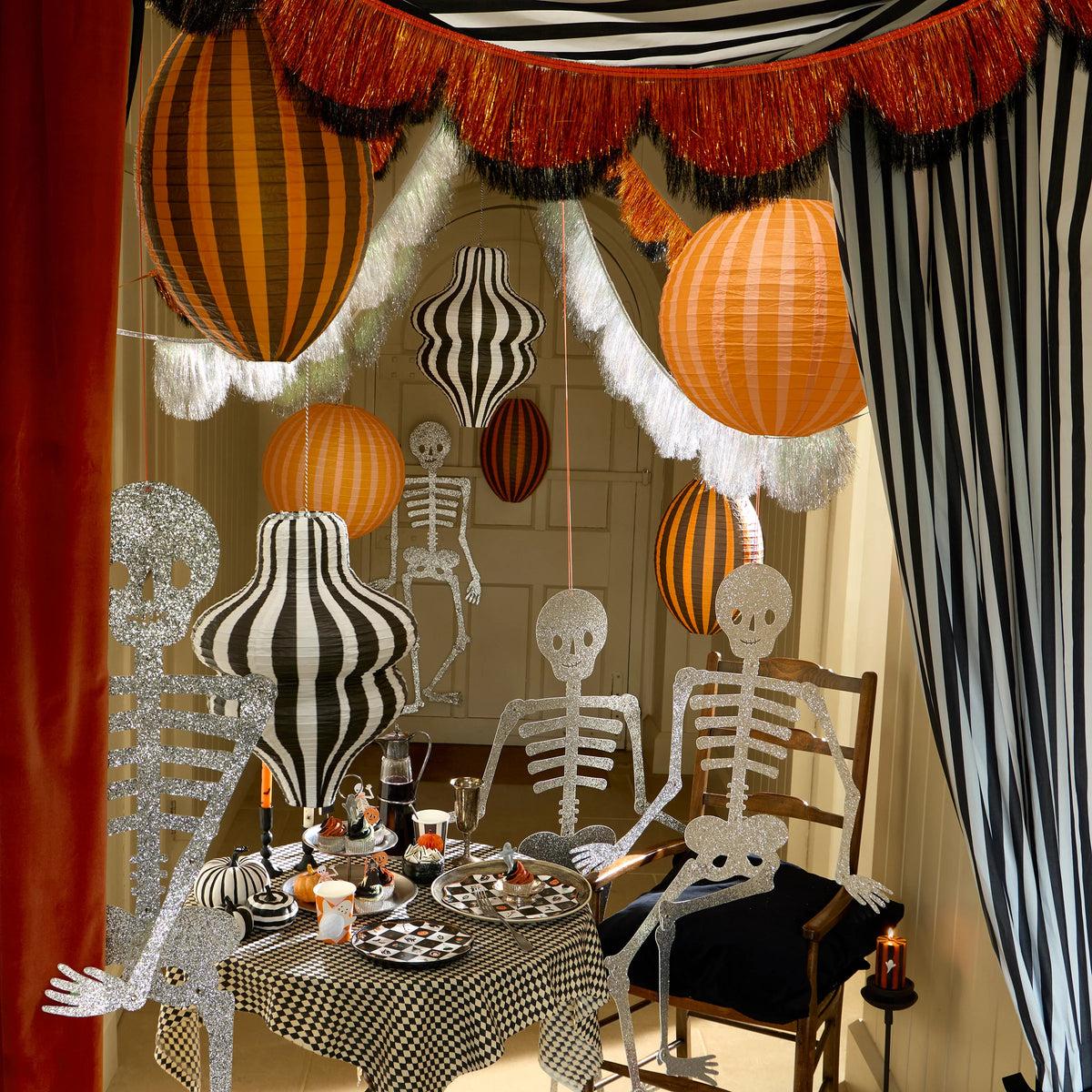 Orange & Black Tinsel Scalloped Garland