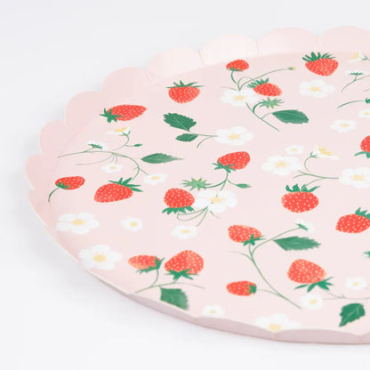 Strawberry Pattern Dinner Plates (x8)