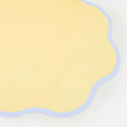 Wavy Round Paper Placemats (x12)