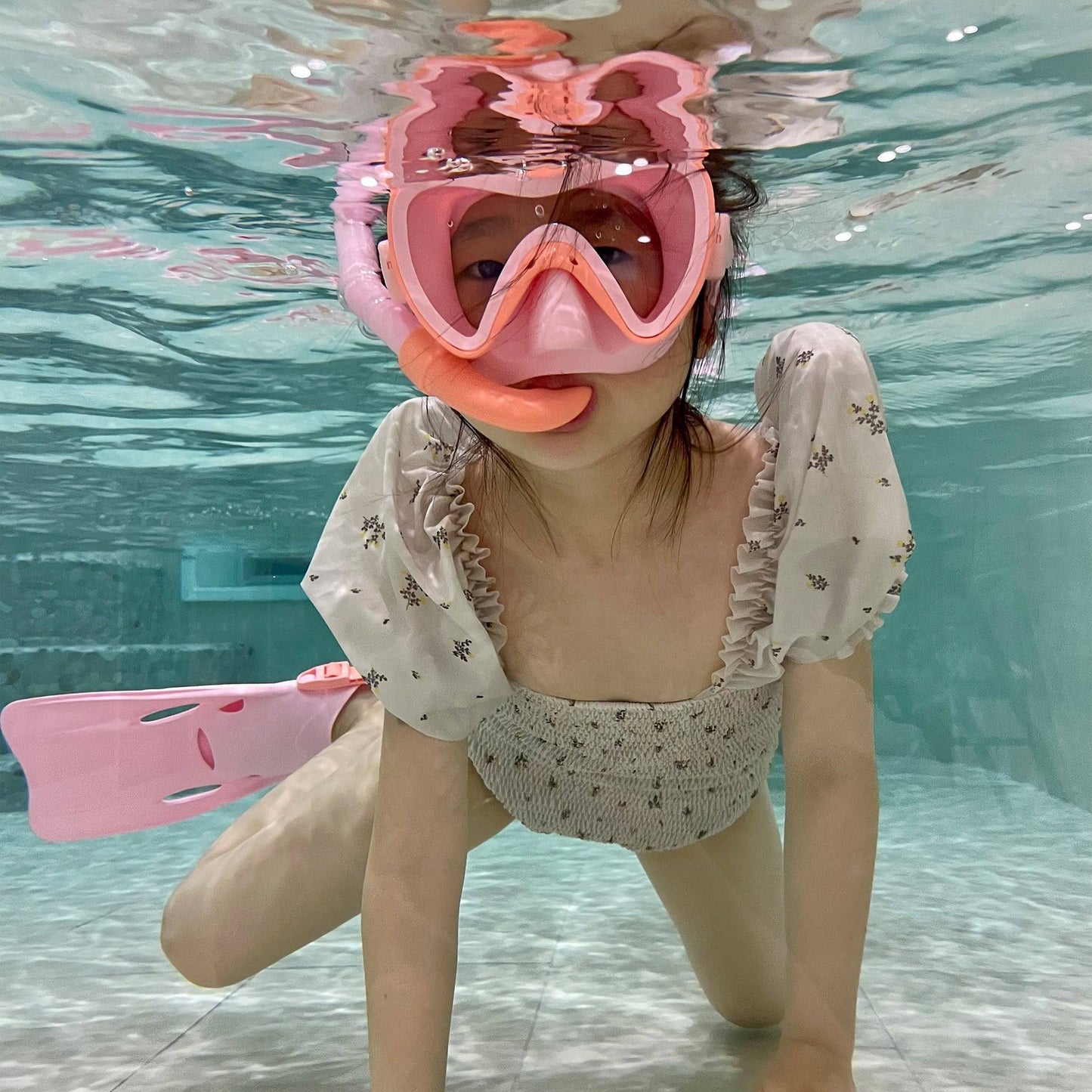 sunnylife Sea Seeker Strawberry Kids Dive Set Medium - partyalacarte.co.in